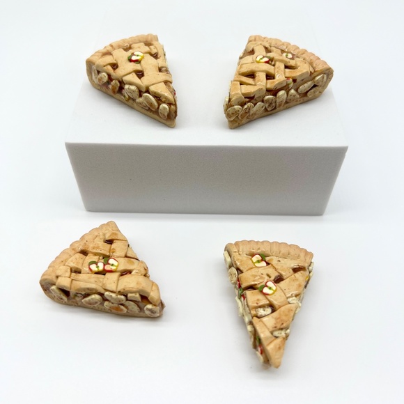 Apple Pie Place Card Holders - Set of 2 Hand-Sculpted Clay Table Setting Decor - Picture 7 of 11